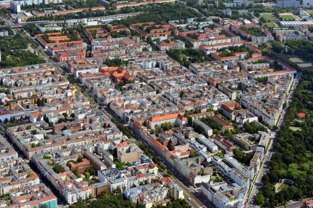 Berlin von oben - Wohnblock Am Friedrichshain in Berlin 