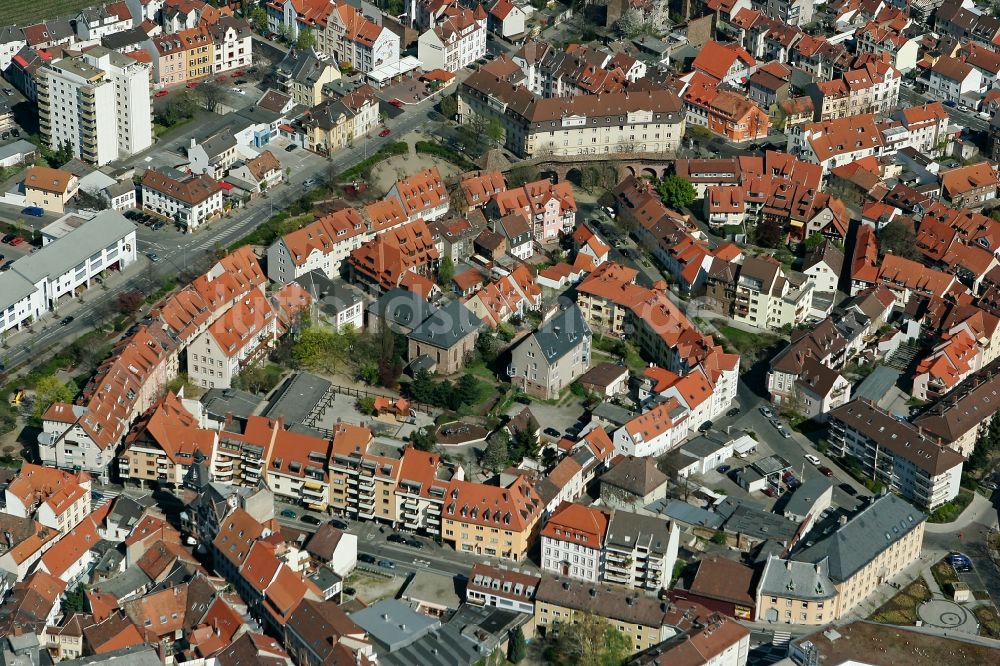 Luftbild Worms - Wohnblock mit dem Gebäude der Synagoge in Worms im Bundesland Rheinland-Pfalz