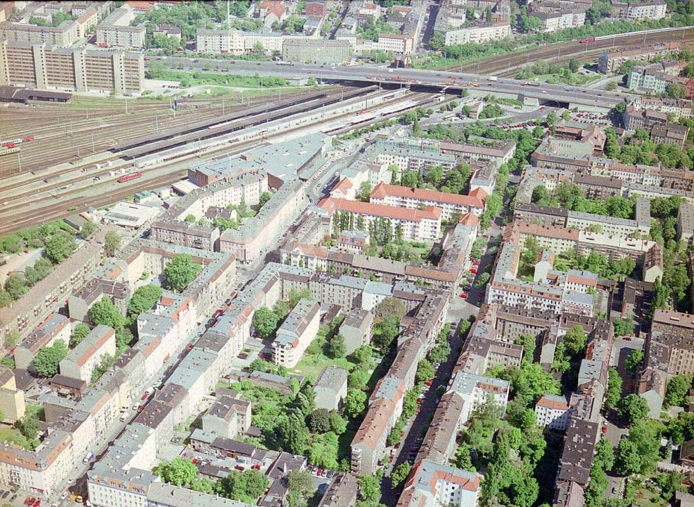 Luftbild Berlin - Lichtenberg - Wohngebiet am S-Bahnhof Berlin - Lichtenberg.