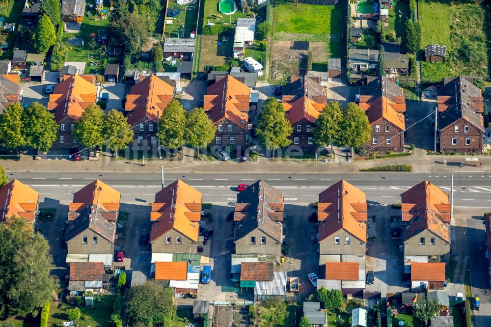 Bottrop von oben - Wohngebiet der Bergbausiedlung Gladbecker Straße in Bottrop im Bundesland Nordrhein-Westfalen