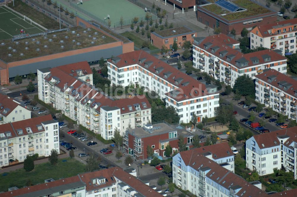 Berlin von oben - Wohngebiet Berlin-Karow südlich der Autobahn A10 / E65