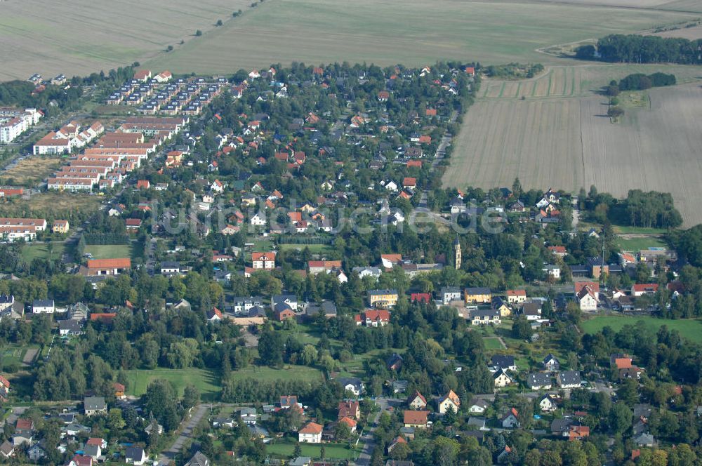 Luftaufnahme Berlin - Wohngebiet Berlin-Karow südlich der Autobahn A10 / E65