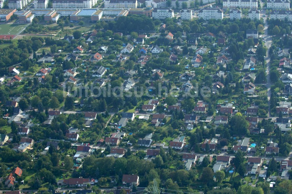 Luftbild Berlin - Wohngebiet Berlin Karow südlich der A10 / E65