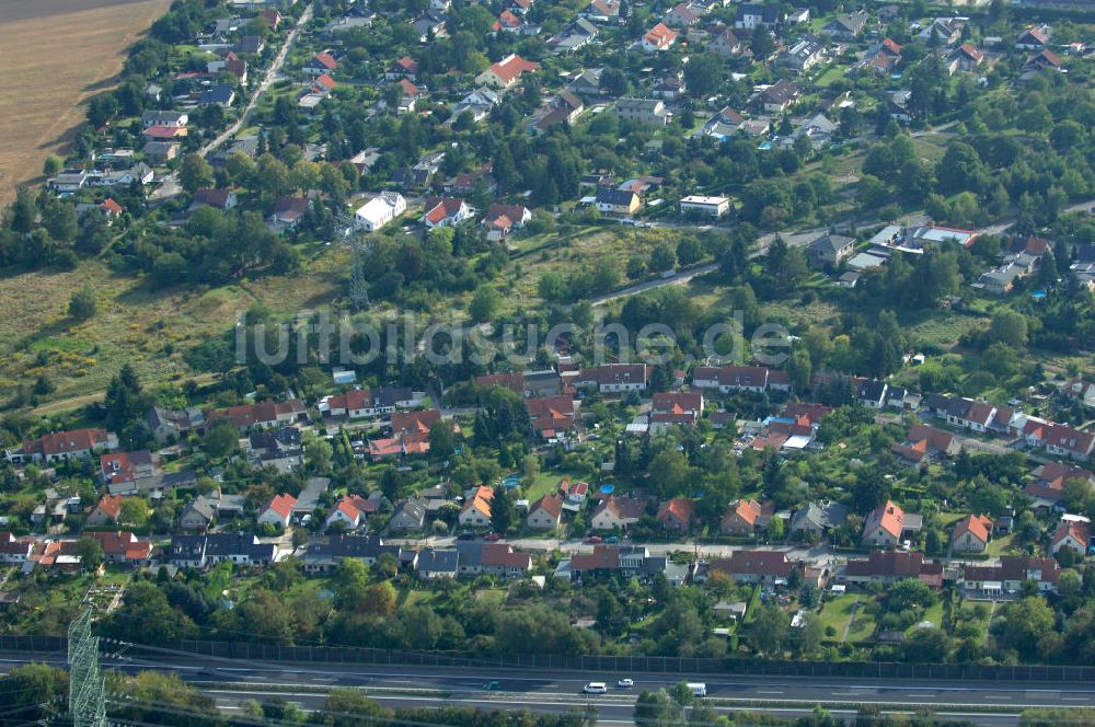 Berlin von oben - Wohngebiet Berlin Karow südlich der A10 / E65