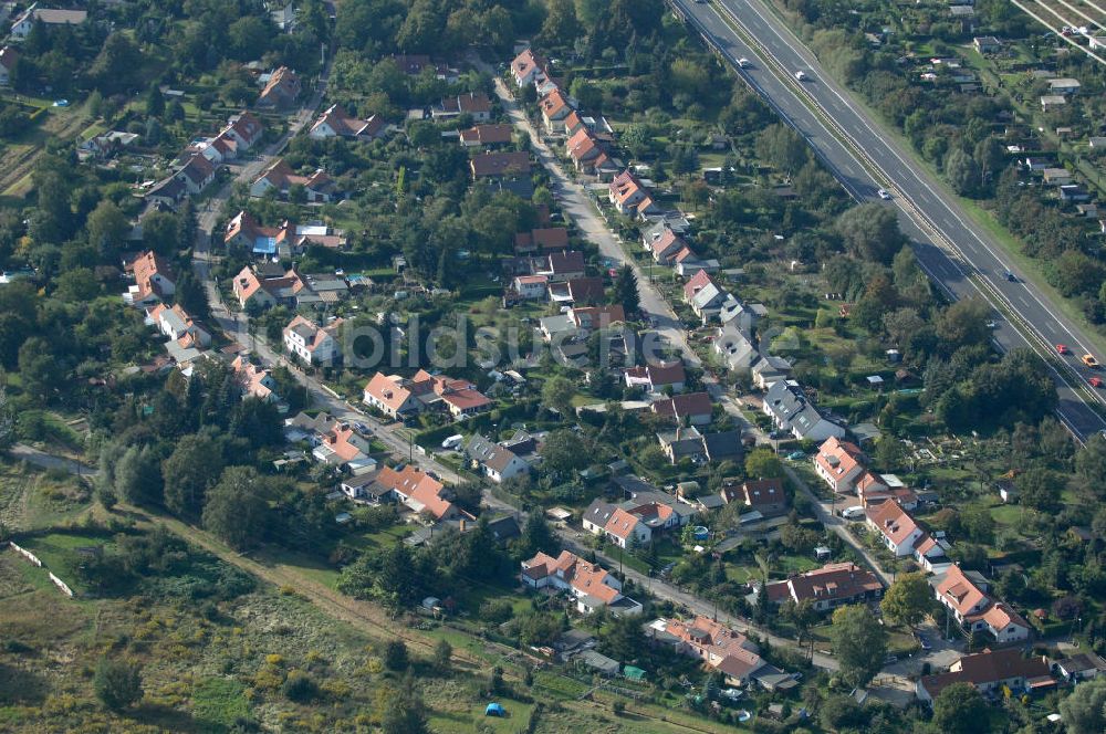 Berlin von oben - Wohngebiet Berlin Karow südlich der A10 / E65