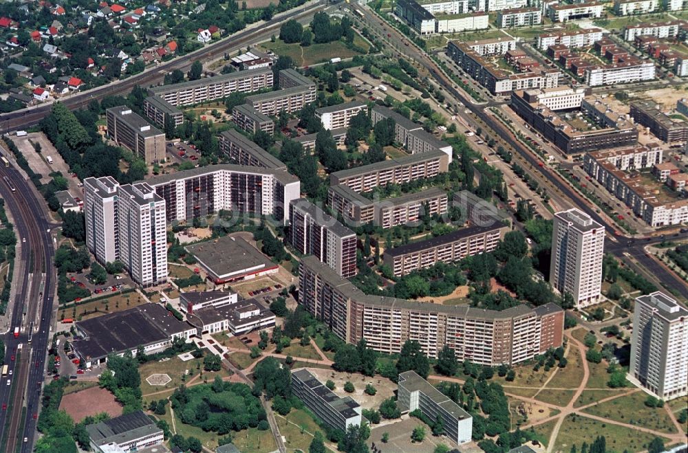 Berlin von oben - Wohngebiet Bärensteinstraße zwischen Blumberger Damm und Allee der Kosmonauten in Berlin-Marzahn