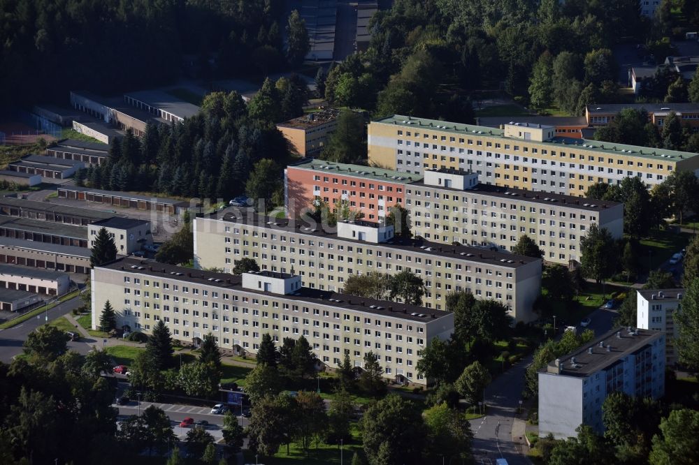 Aue aus der Vogelperspektive: Wohngebiet Brünlasberg mit Plattenbau- Wohngebäuden im Westen von Aue im Bundesland Sachsen