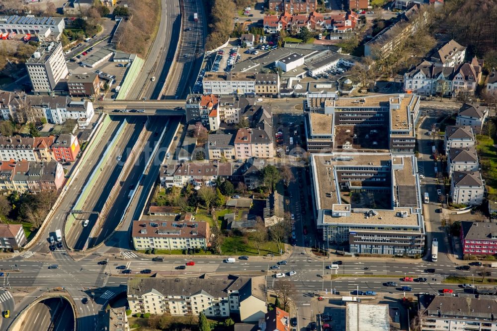 Luftbild Essen - Wohngebiet und Bürogebäude an der Alfredstraße im Bereich der Autobahn A 52 im Stadtteil Rüttenscheid in Essen im Bundesland Nordrhein-Westfalen