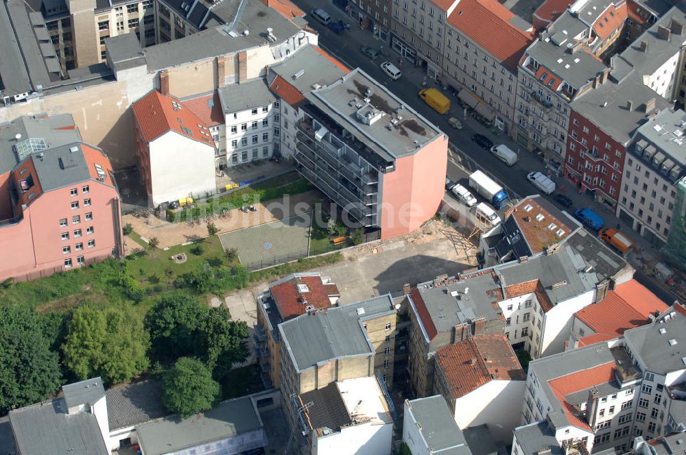 Berlin von oben - Wohngebiet an der Brunnenstrasse 194 in 10119 Berlin