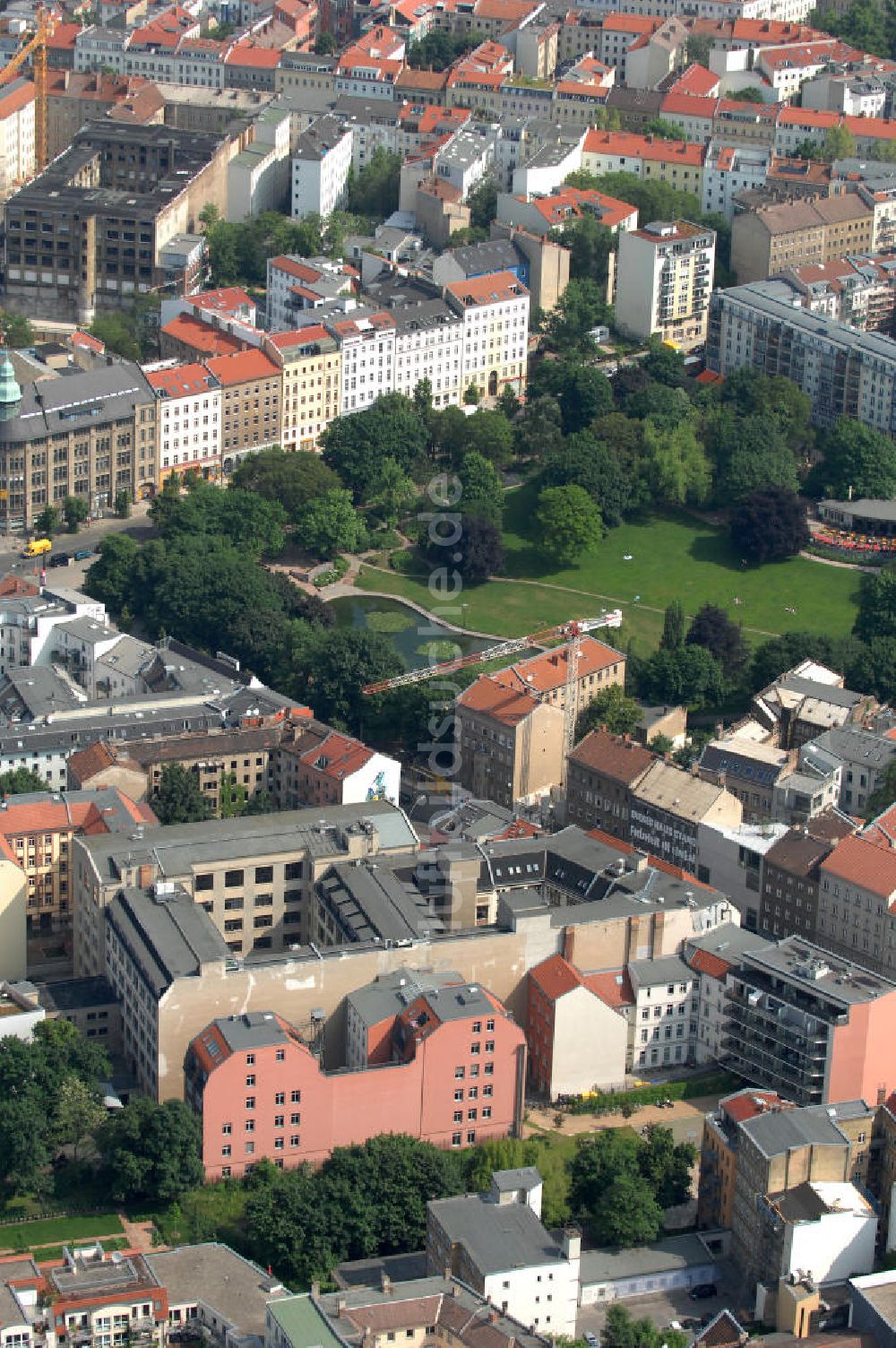 Berlin aus der Vogelperspektive: Wohngebiet an der Brunnenstrasse 194 in 10119 Berlin