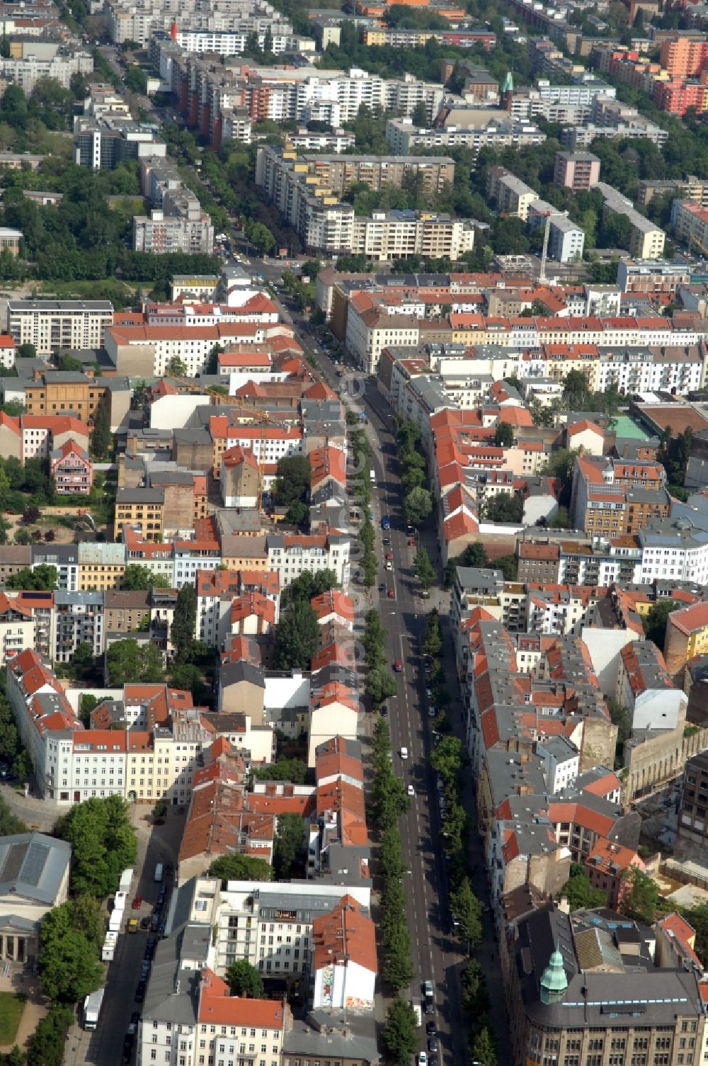 Berlin aus der Vogelperspektive: Wohngebiet an der Brunnenstraße in Berlin-Mitte