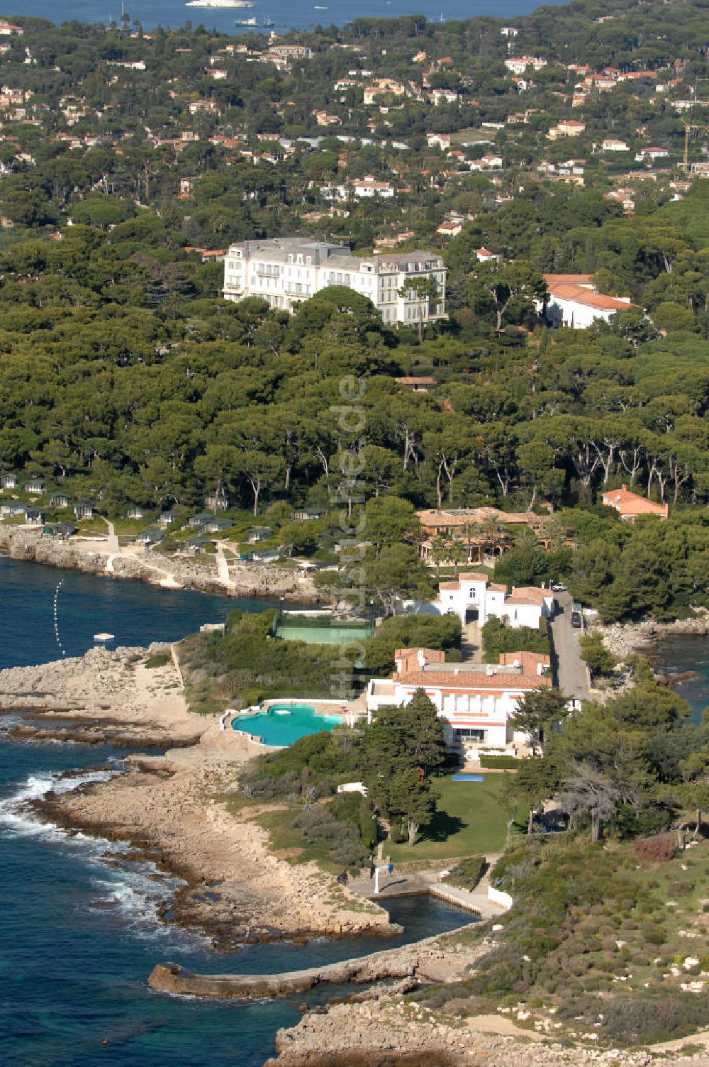 Antibes aus der Vogelperspektive: Wohngebiet am Cap d' Antibes im Stadtteil Juan-les-Pins von Antibes