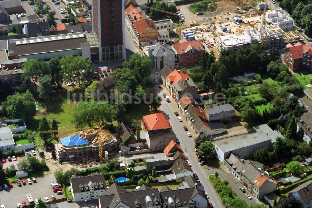 Rheinberg aus der Vogelperspektive: Wohngebiet und ehemaliges Lagerhochhaus Kräuterturm im Innenwall der Stadt Rheinberg im Bundesland Bundesland Nordrhein-Westfalen