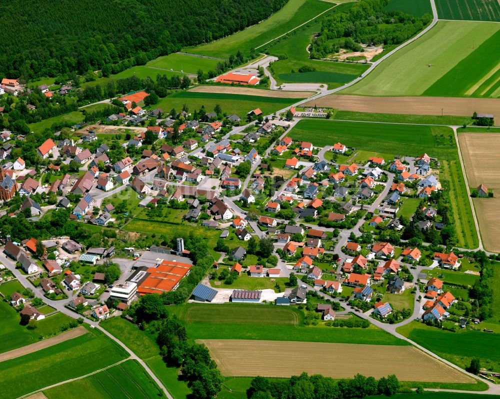 Alberweiler aus der Vogelperspektive: Wohngebiet einer Einfamilienhaus- Siedlung in Alberweiler im Bundesland Baden-Württemberg, Deutschland