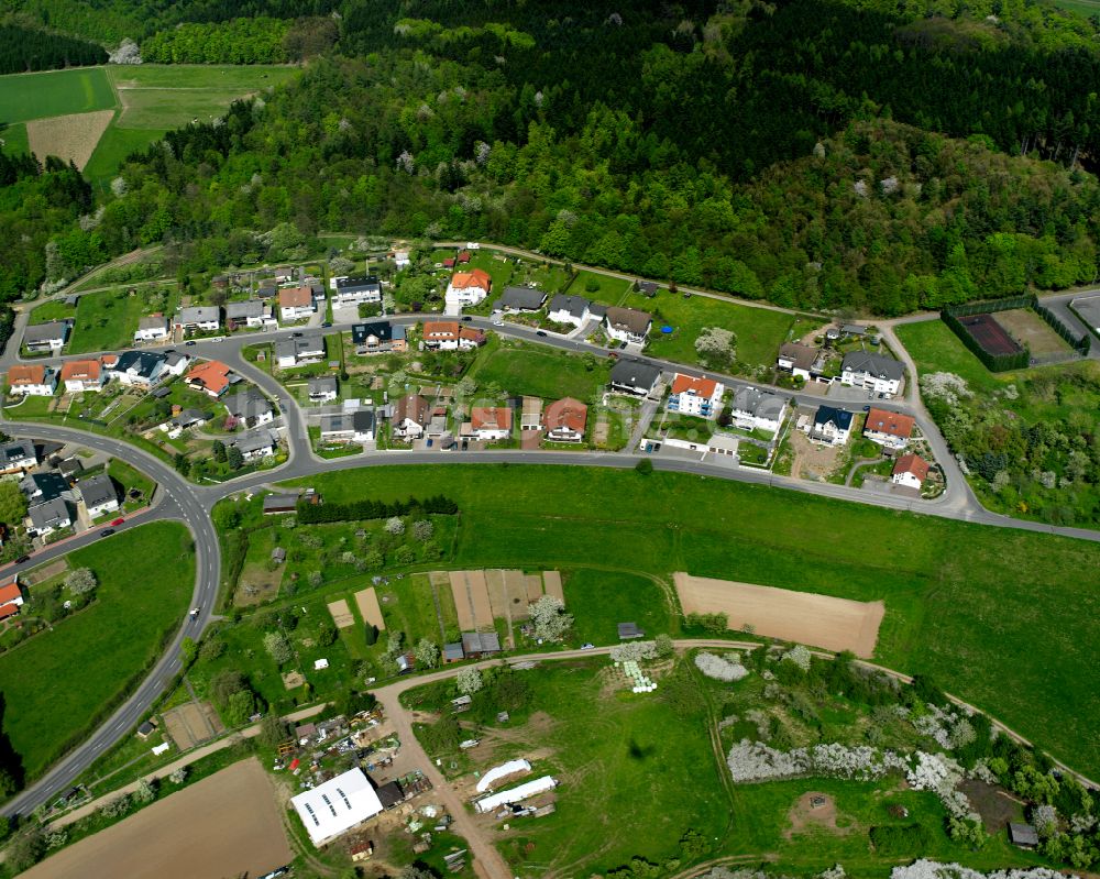 Allertshausen von oben - Wohngebiet einer Einfamilienhaus- Siedlung in Allertshausen im Bundesland Hessen, Deutschland