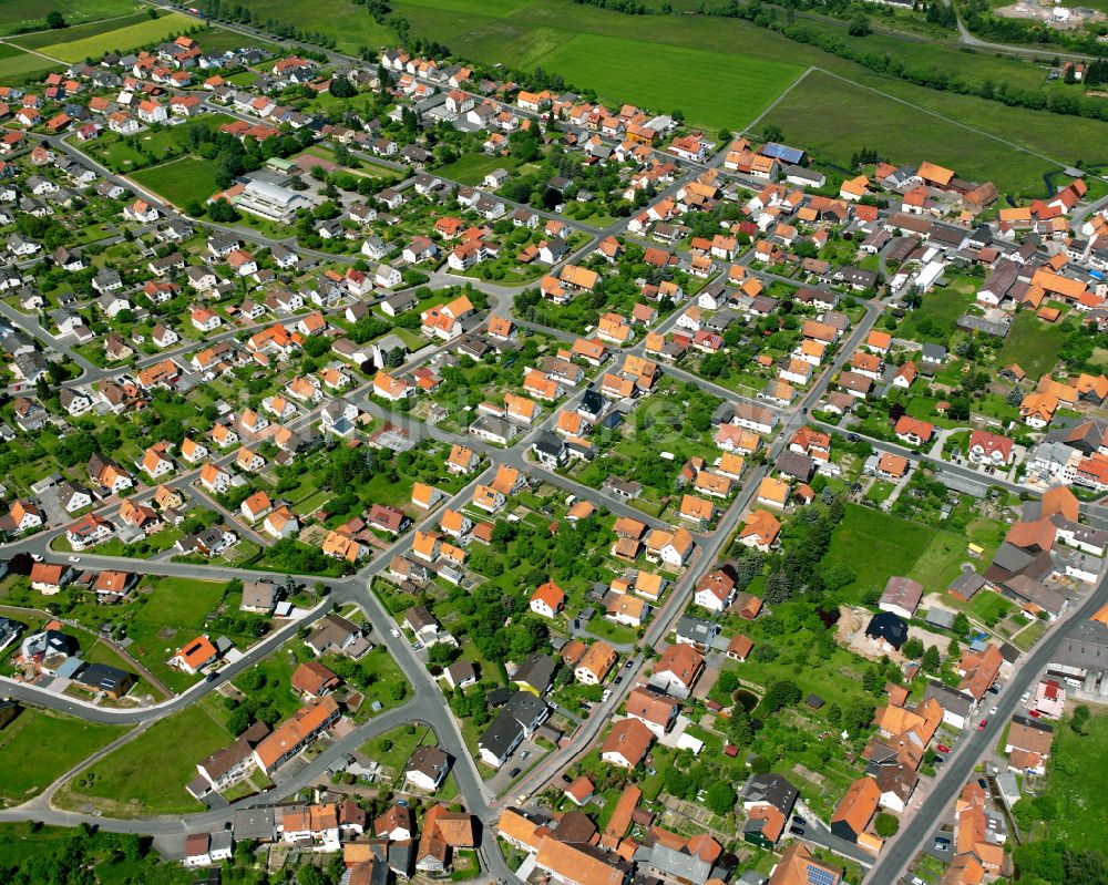 Angersbach von oben - Wohngebiet einer Einfamilienhaus- Siedlung in Angersbach im Bundesland Hessen, Deutschland