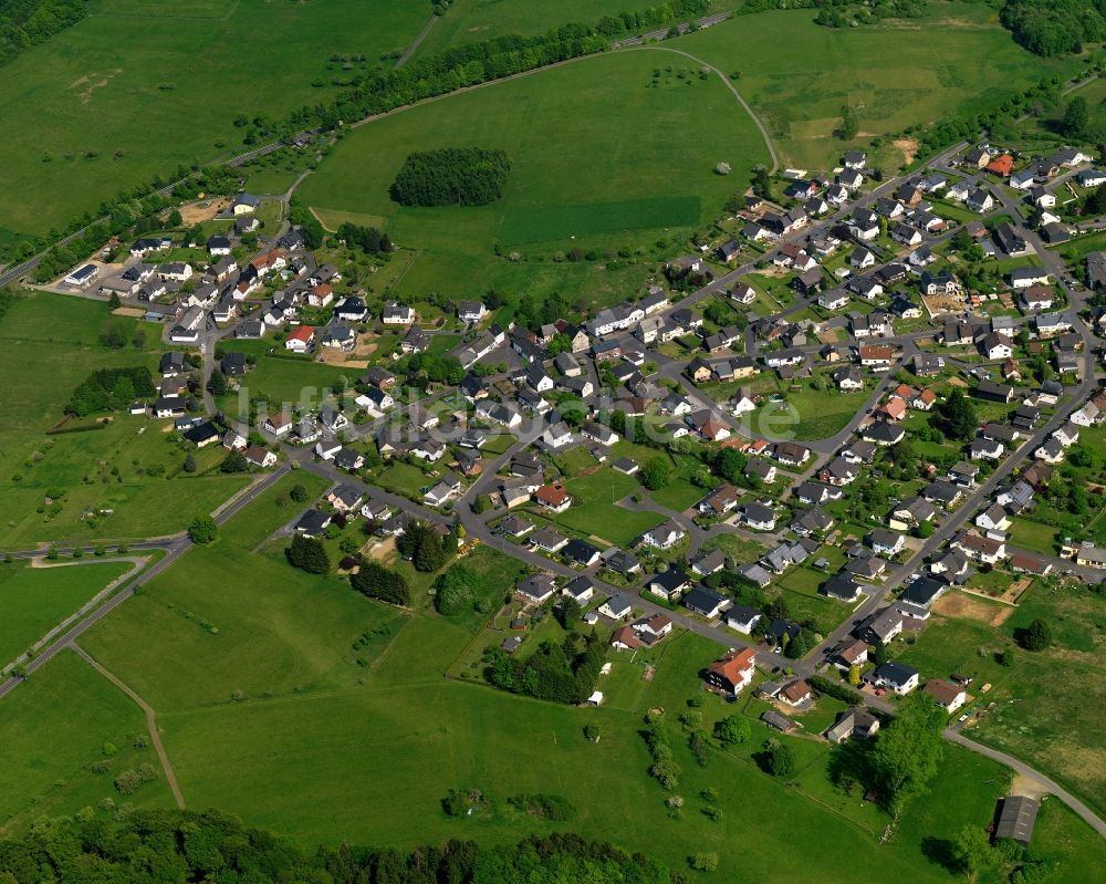 Bellingen von oben - Wohngebiet einer Einfamilienhaus- Siedlung in Bellingen im Bundesland Rheinland-Pfalz