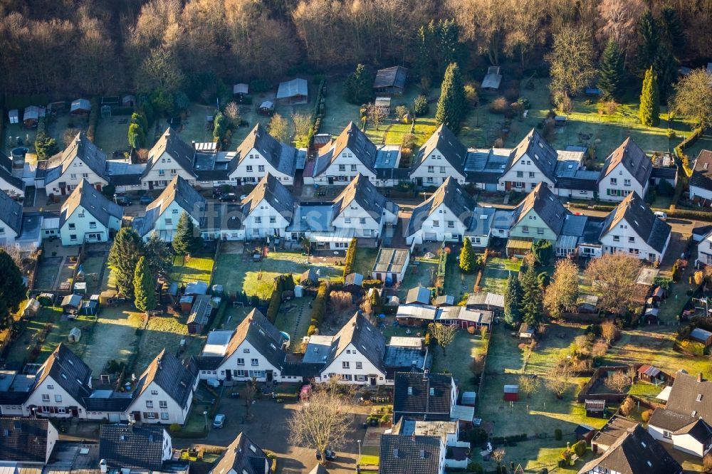 Bochum aus der Vogelperspektive: Wohngebiet einer Einfamilienhaus- Siedlung Bergarbeitersiedlung Dahlhauser Heide Ortsteil Hordel in Bochum im Bundesland Nordrhein-Westfalen