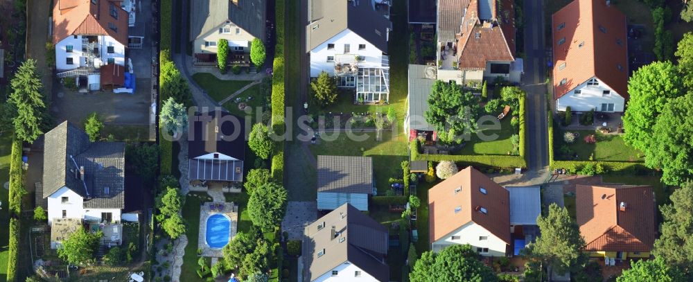 Berlin von oben - Wohngebiet einer Einfamilienhaus- Siedlung in Berlin