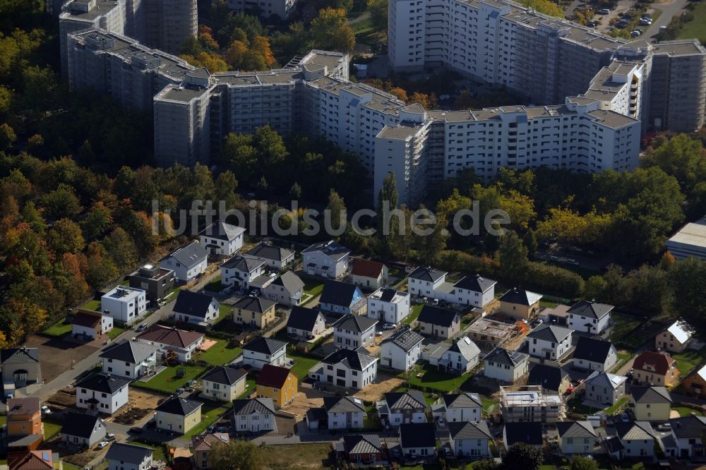 Berlin aus der Vogelperspektive: Wohngebiet einer Einfamilienhaus- Siedlung in Berlin