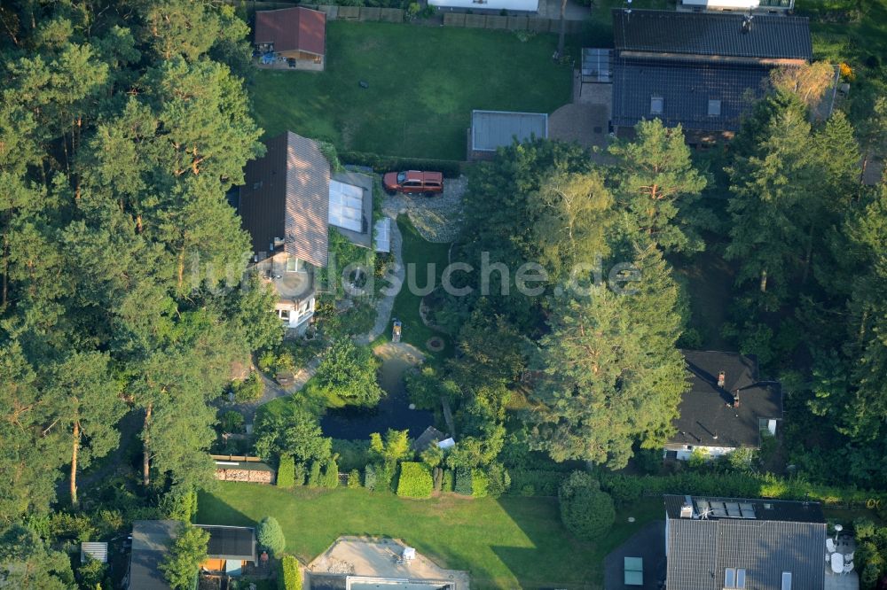 Berlin von oben - Wohngebiet einer Einfamilienhaus- Siedlung in Berlin