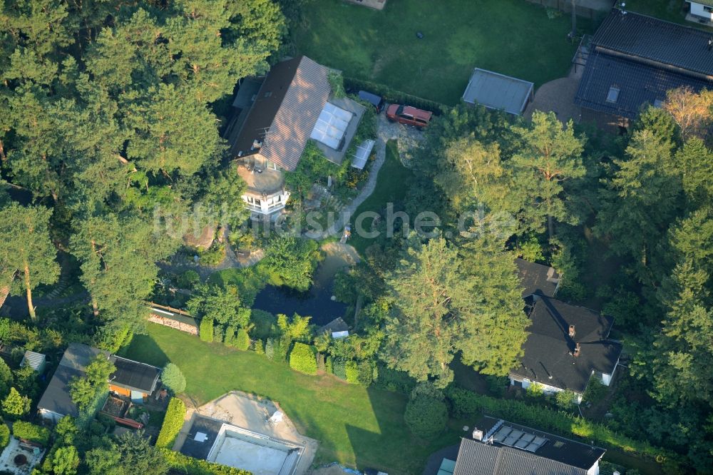 Berlin aus der Vogelperspektive: Wohngebiet einer Einfamilienhaus- Siedlung in Berlin