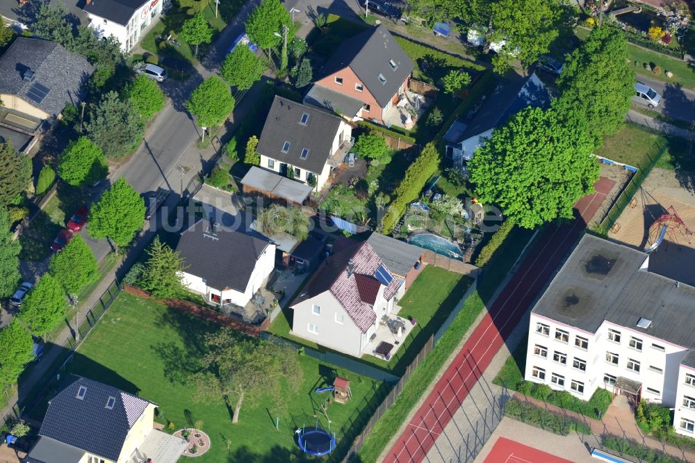 Luftaufnahme Berlin Kaulsdorf - Wohngebiet einer Einfamilienhaus- Siedlung in Berlin- Kaulsdorf