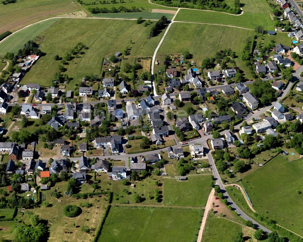 Boppard aus der Vogelperspektive: Wohngebiet einer Einfamilienhaus- Siedlung in Boppard im Bundesland Rheinland-Pfalz