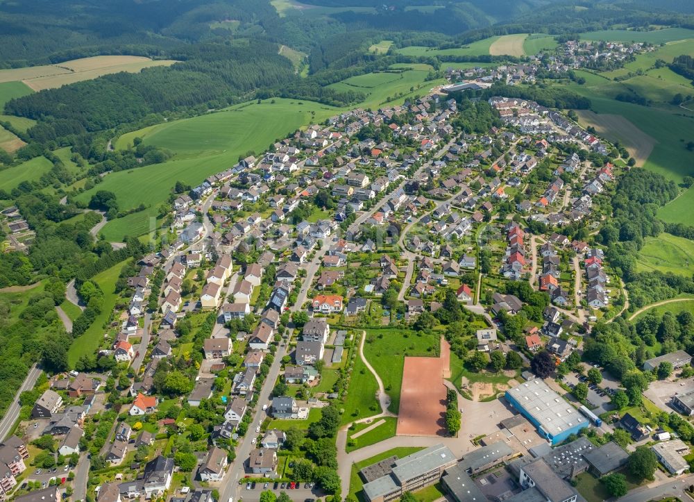 Luftaufnahme Breckerfeld - Wohngebiet einer Einfamilienhaus- Siedlung in Breckerfeld im Bundesland Nordrhein-Westfalen, Deutschland