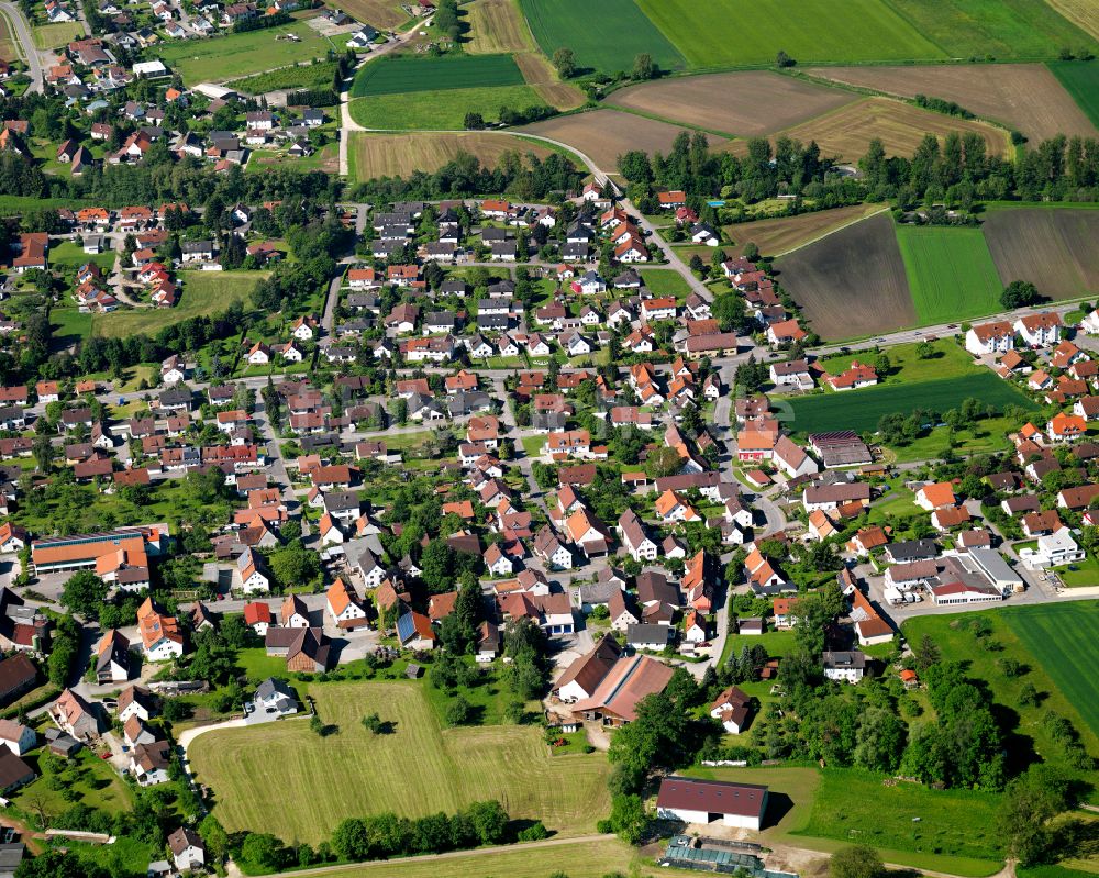 Luftaufnahme Burgrieden - Wohngebiet einer Einfamilienhaus- Siedlung in Burgrieden im Bundesland Baden-Württemberg, Deutschland