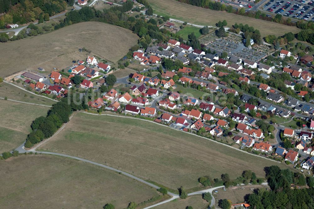 Luftaufnahme Burgsinn - Wohngebiet einer Einfamilienhaus- Siedlung in Burgsinn im Bundesland Bayern, Deutschland