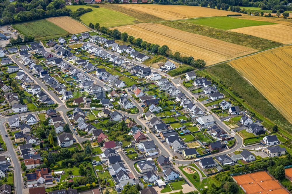 Luftbild Wickede (Ruhr) - Wohngebiet einer Einfamilienhaus- Siedlung An der Chaussee in Wickede (Ruhr) im Bundesland Nordrhein-Westfalen, Deutschland