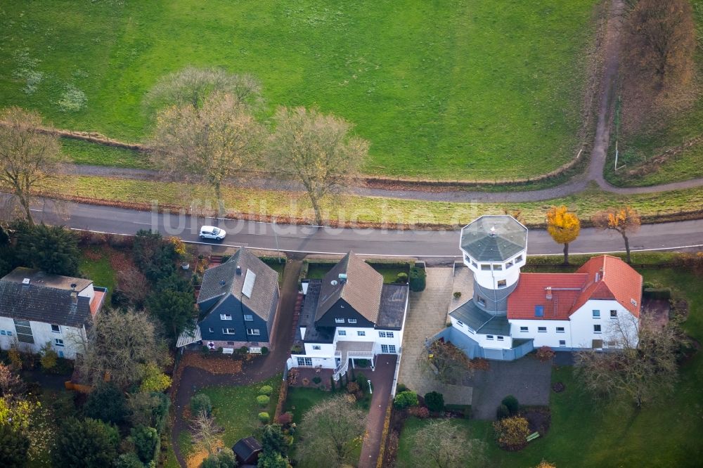 Voerde (Niederrhein) aus der Vogelperspektive: Wohngebiet einer Einfamilienhaus- Siedlung Dammstraße im Ortsteil Götterswickerhamm in Voerde (Niederrhein) im Bundesland Nordrhein-Westfalen