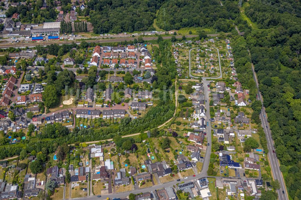 Luftbild Castrop-Rauxel - Wohngebiet einer Einfamilienhaus- Siedlung am Deininghauser Bach in Castrop-Rauxel im Bundesland Nordrhein-Westfalen, Deutschland