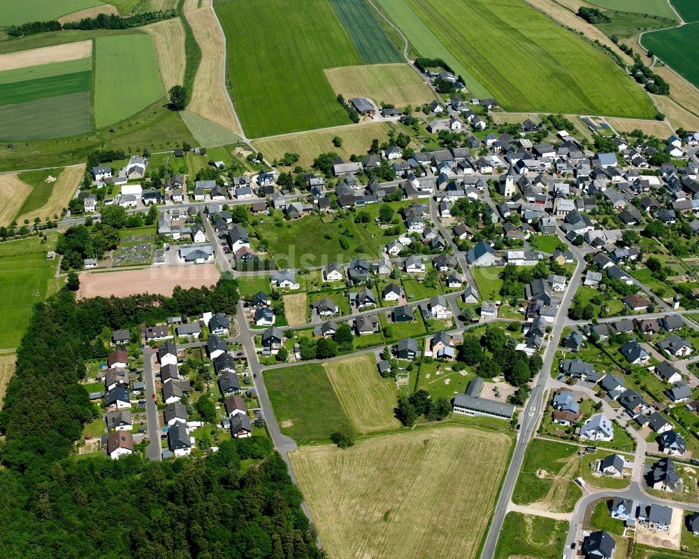 Dickenschied aus der Vogelperspektive: Wohngebiet einer Einfamilienhaus- Siedlung in Dickenschied im Bundesland Rheinland-Pfalz, Deutschland