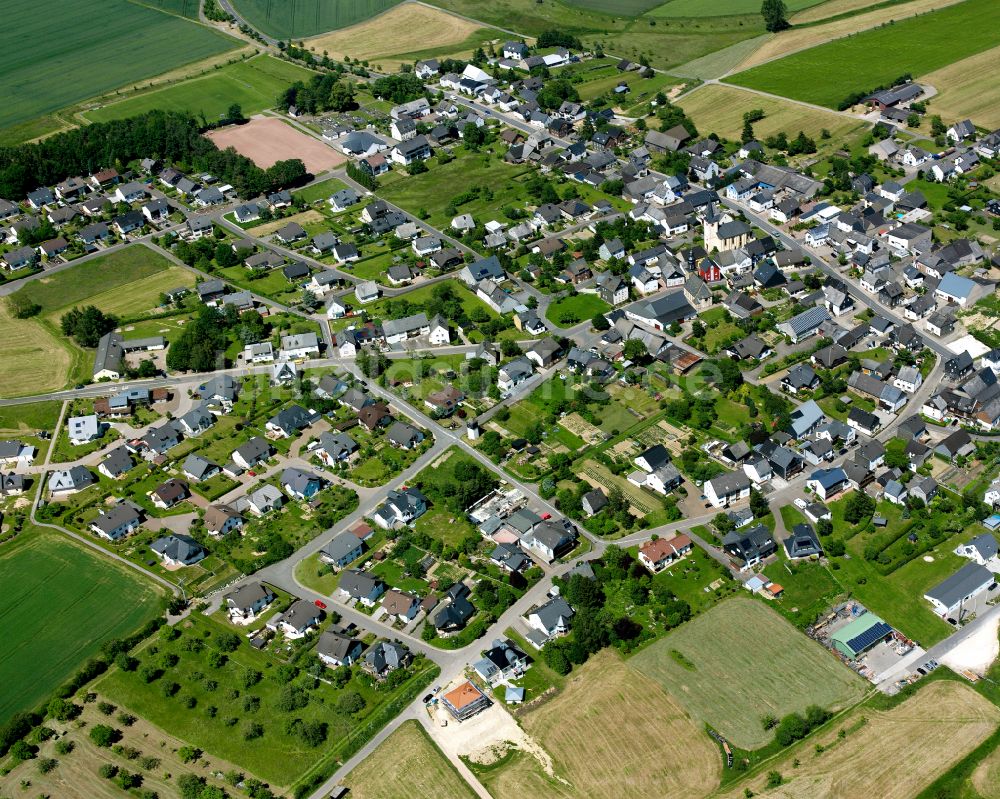 Dickenschied aus der Vogelperspektive: Wohngebiet einer Einfamilienhaus- Siedlung in Dickenschied im Bundesland Rheinland-Pfalz, Deutschland