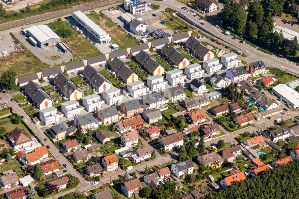 Rheinstetten von oben - Wohngebiet einer Einfamilienhaus- Siedlung Douglasienweg im Ortsteil Silberstreifen in Rheinstetten im Bundesland Baden-Württemberg, Deutschland