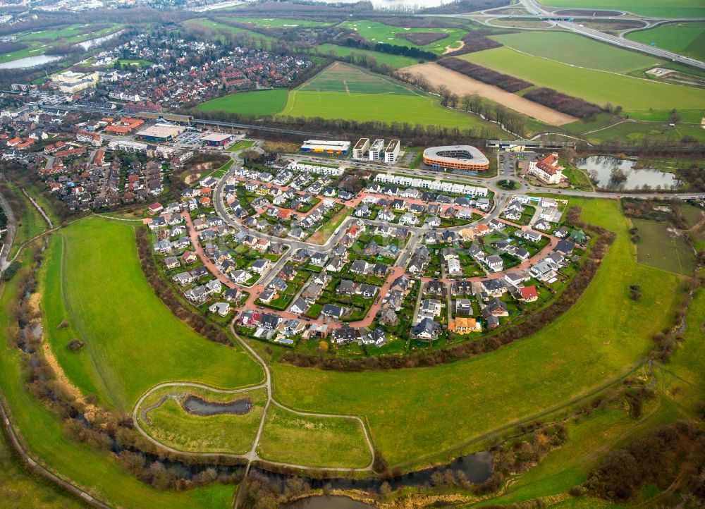 Luftaufnahme Duisburg - Wohngebiet einer Einfamilienhaus- Siedlung in Duisburg im Bundesland Nordrhein-Westfalen