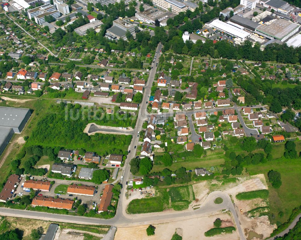 Luftaufnahme Durlach - Wohngebiet einer Einfamilienhaus- Siedlung in Durlach im Bundesland Baden-Württemberg, Deutschland