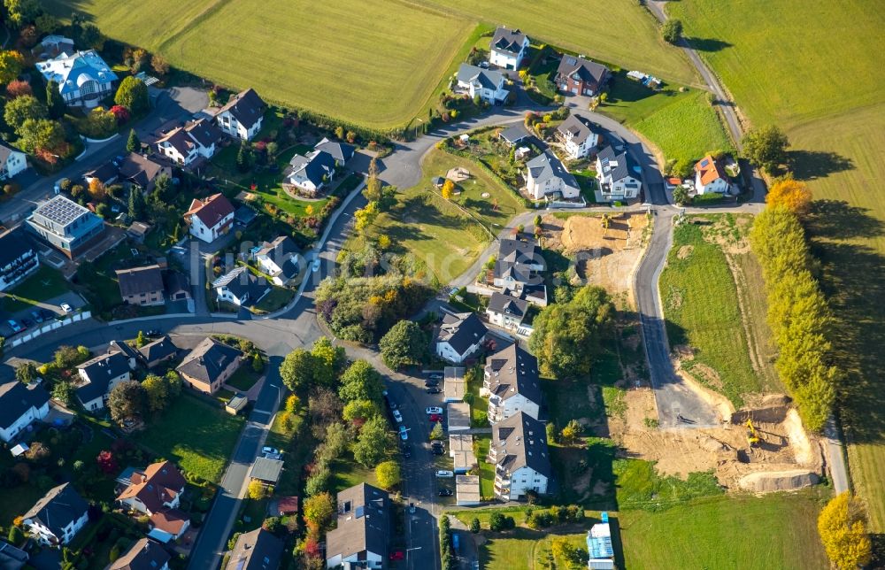 Luftaufnahme Freudenberg - Wohngebiet einer Einfamilienhaus- Siedlung an der Eichener Straße in Freudenberg im Bundesland Nordrhein-Westfalen