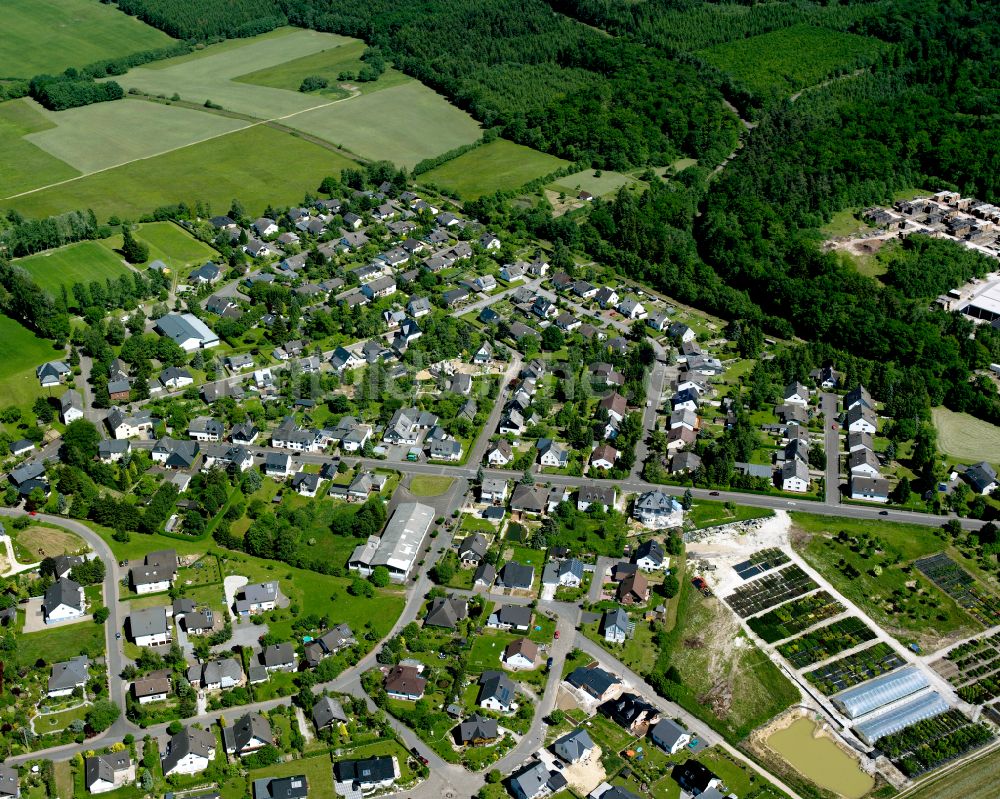 Ellern (Hunsrück) von oben - Wohngebiet einer Einfamilienhaus- Siedlung in Ellern (Hunsrück) im Bundesland Rheinland-Pfalz, Deutschland