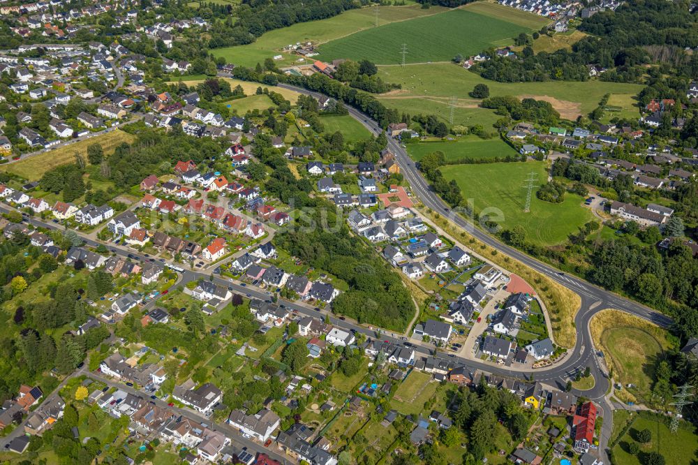 Witten von oben - Wohngebiet einer Einfamilienhaus- Siedlung entlang der Bommeraner Heide in Witten im Bundesland Nordrhein-Westfalen, Deutschland