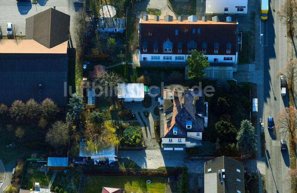 Luftaufnahme Berlin - Wohngebiet einer Einfamilienhaus- Siedlung entlang der Lindenberger Straße - Am Wartenberger Luch - Am Genossenschaftsring im Ortsteil Hohenschönhausen in Berlin, Deutschland