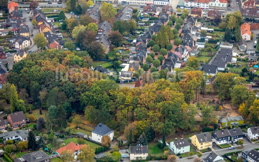 Bönen von oben - Wohngebiet einer Einfamilienhaus- Siedlung entlang der Niemöllerstraße in Bönen im Bundesland Nordrhein-Westfalen, Deutschland