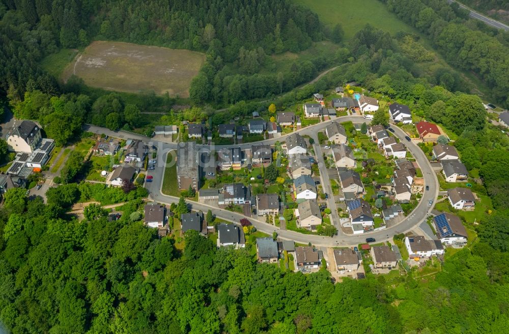 Luftaufnahme Rummenohl - Wohngebiet einer Einfamilienhaus- Siedlung entlang der Ringstraße in Rummenohl im Bundesland Nordrhein-Westfalen, Deutschland