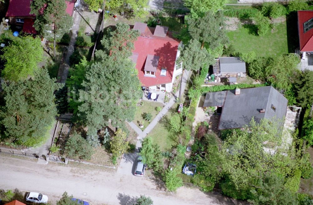 Bergfelde aus der Vogelperspektive: Wohngebiet einer Einfamilienhaus- Siedlung entlang der Summter Straße in Bergfelde im Bundesland Brandenburg, Deutschland