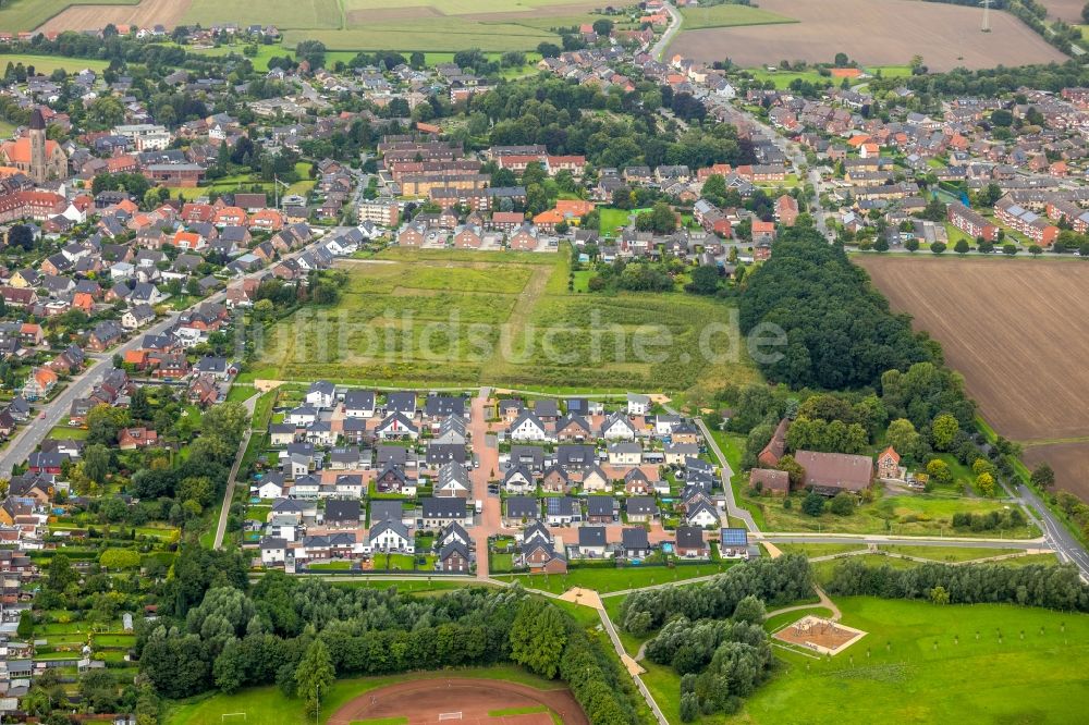 Hamm von oben - Wohngebiet einer Einfamilienhaus- Siedlung Am Eversbach im Ortsteil Bockum-Hövel in Hamm im Bundesland Nordrhein-Westfalen - NRW, Deutschland