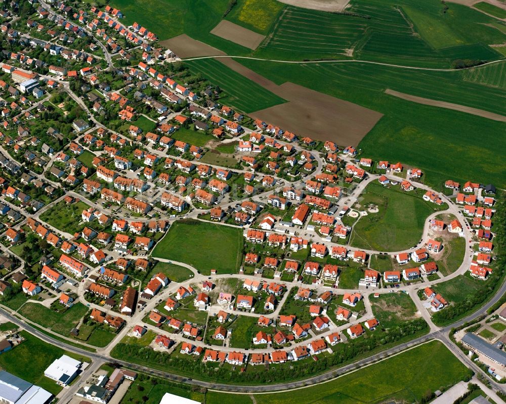 Eyb von oben - Wohngebiet einer Einfamilienhaus- Siedlung in Eyb im Bundesland Bayern, Deutschland