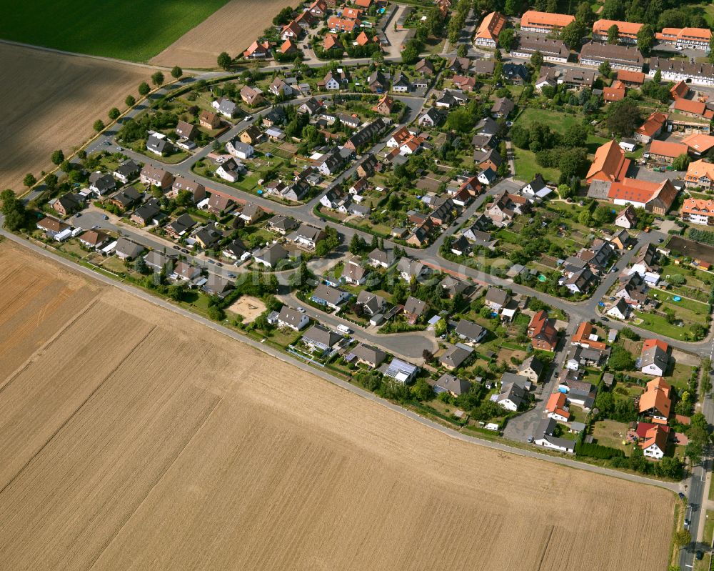 Luftaufnahme Flachstöckheim - Wohngebiet einer Einfamilienhaus- Siedlung in Flachstöckheim im Bundesland Niedersachsen, Deutschland