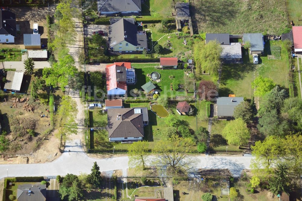 Fredersdorf-Vogelsdorf aus der Vogelperspektive: Wohngebiet einer Einfamilienhaus- Siedlung in Fredersdorf-Vogelsdorf im Bundesland Brandenburg